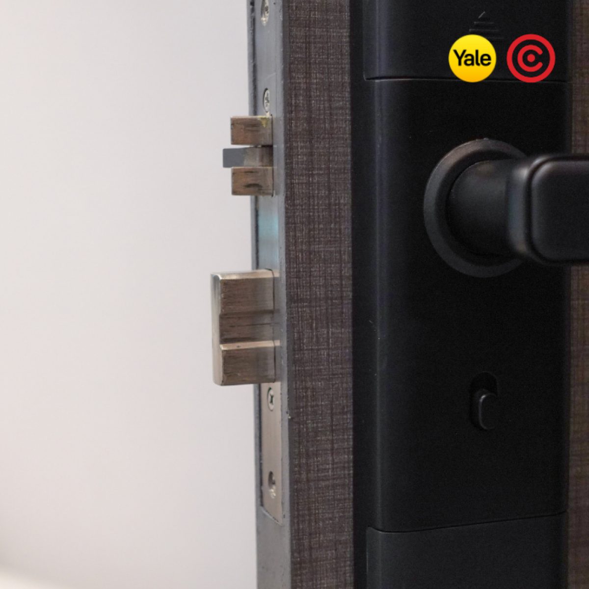 Yale Digital Door Lock YDME50NxT Double Lock and Privacy Lock Installation service in Bangkok by C-CURITY